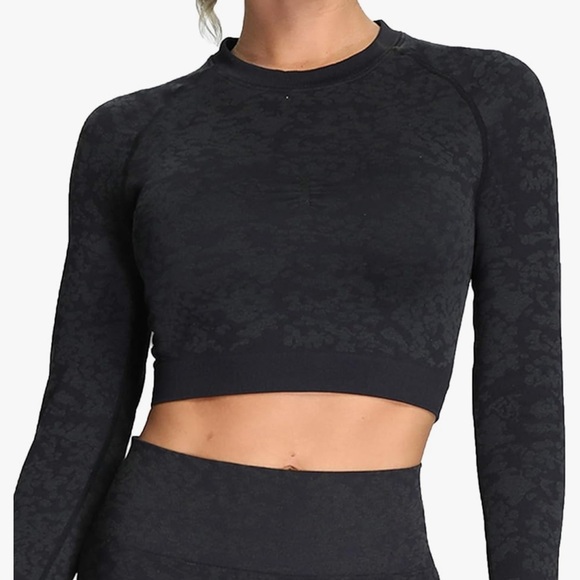 Aoxjox BUNDLE of 2 Cropped Workout Tops - Picture 2 of 10